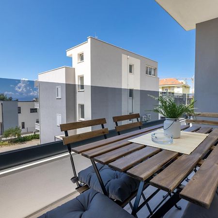 Apartments Marusic Макарська Екстер'єр фото