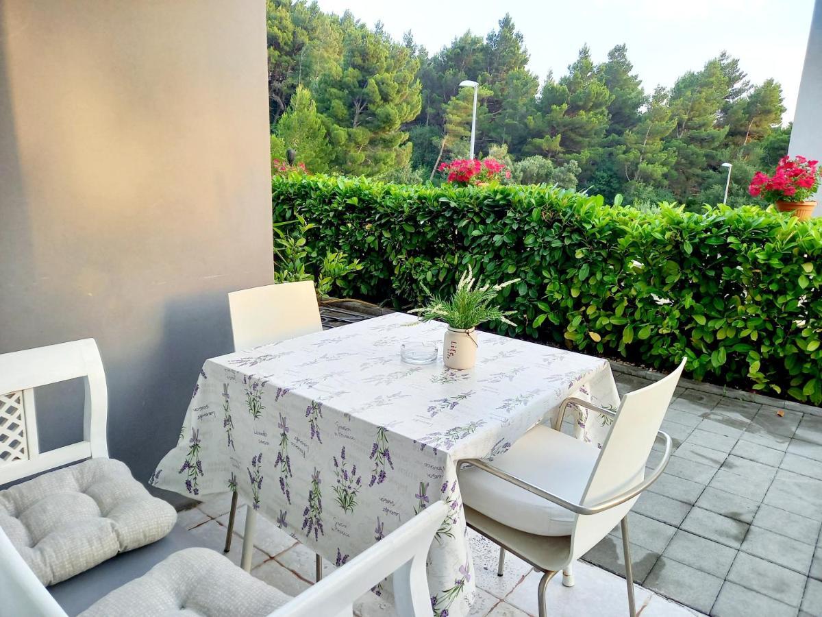Apartments Marusic Макарська Екстер'єр фото