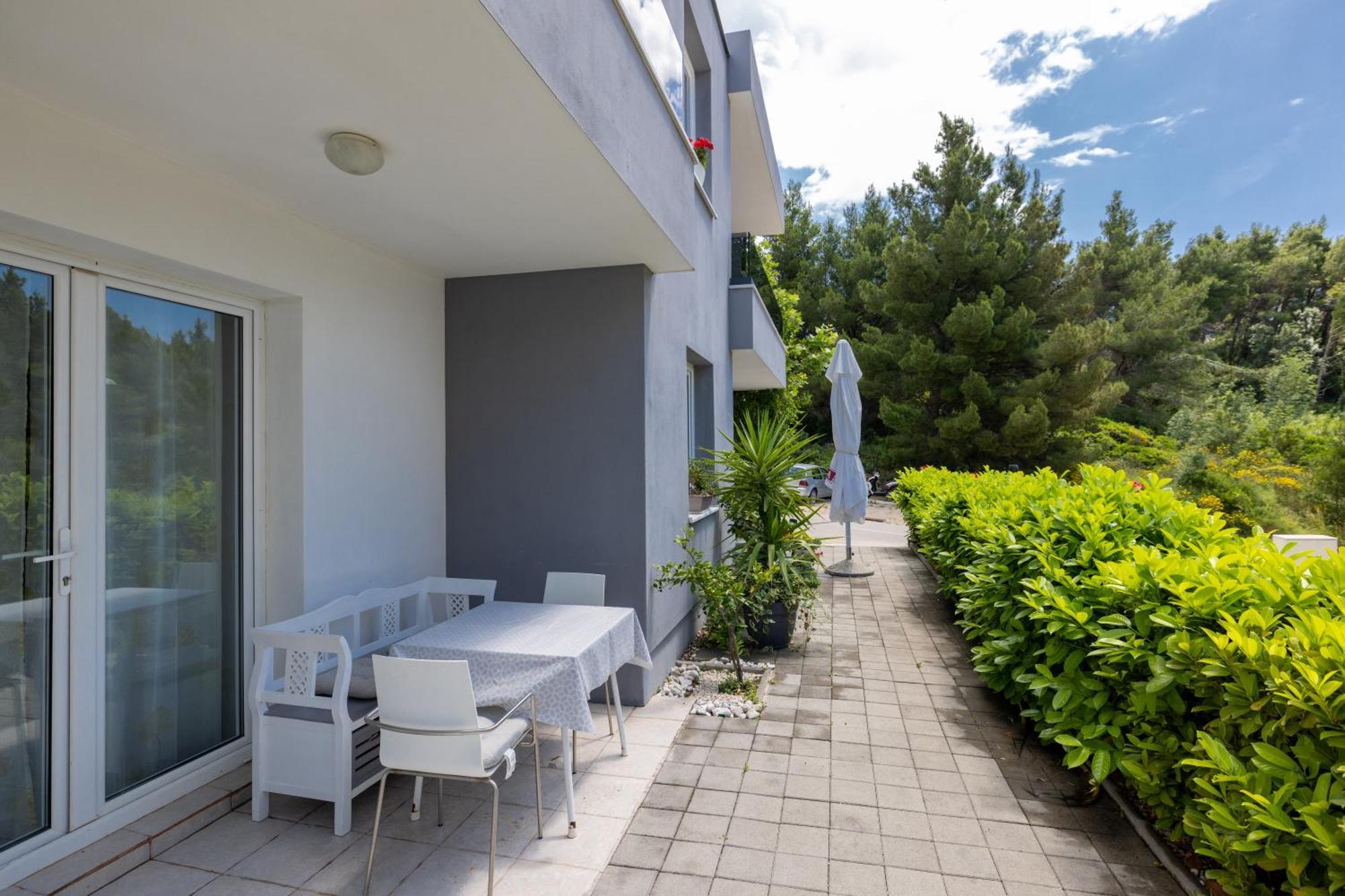 Apartments Marusic Макарська Екстер'єр фото