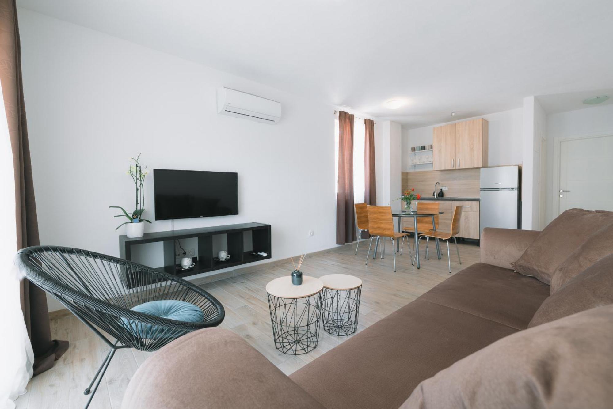 Apartments Marusic Макарська Екстер'єр фото
